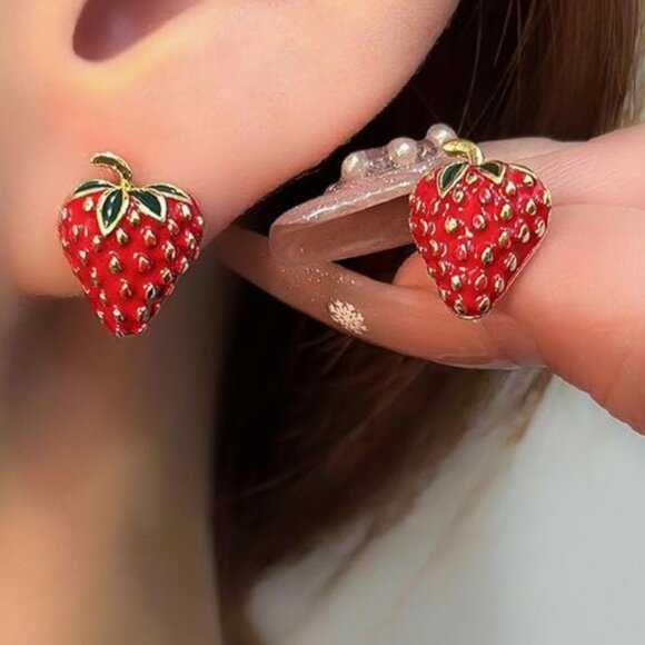 Strawberry Earrings - Picture 2 of 4